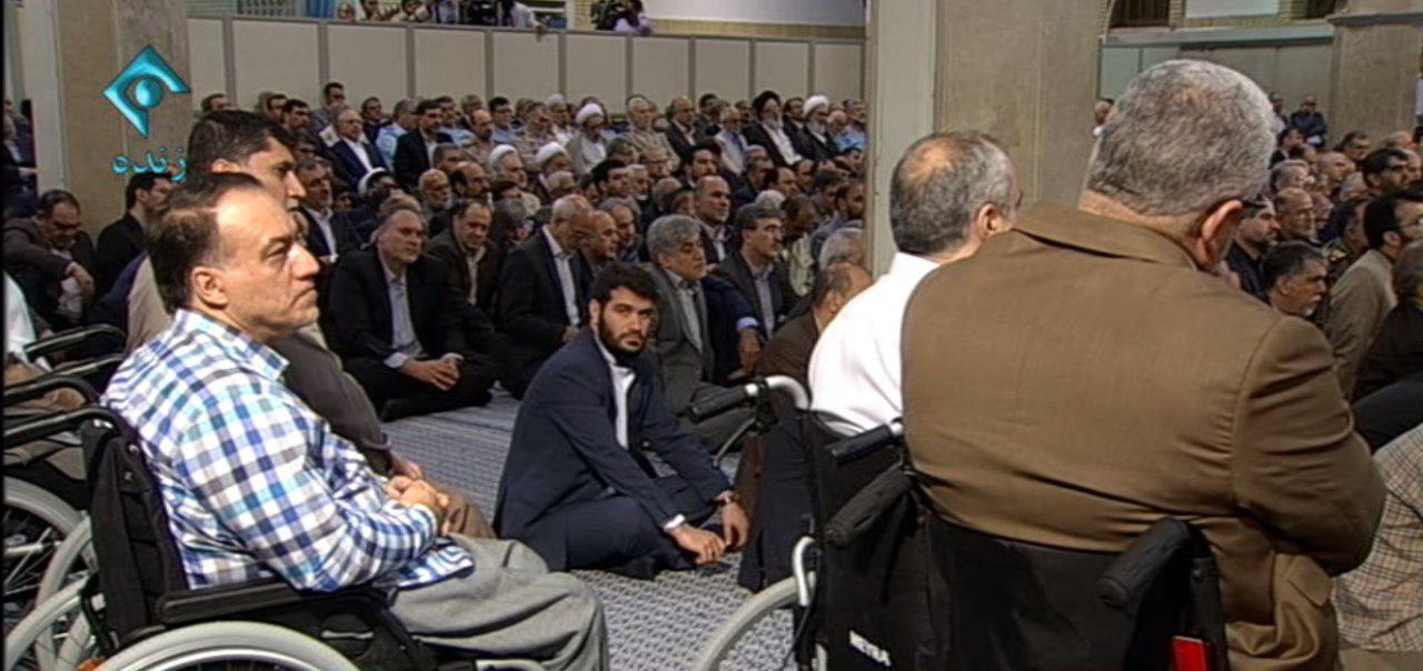 از همنشینی میهمانان بدون توجه به رنگ سیاسی تا حرفهای درگوشی ولایتی و ناطقنوری از همنشینی میهمانان بدون توجه به رنگ سیاسی تا حرفهای درگوشی ولایتی و ناطقنوری