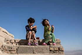 کودکان روستای زلزله زده‌ی خانلق در اطراف شهر بجنورد