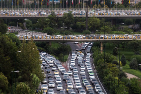 بزرگراه مدرس از جمله معابر شمالی - جنوبی شهر تهران است. عبور از محورهای پرترددی مثل بزرگراه‌های حکیم، حقانی، همت و صدر، این بزرگراه را به یکی از مسیرهای پرتردد تهران تبدیل کرده است.