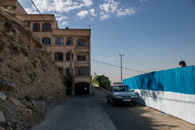 با وجود مجوز های ساخت اپارتمان از سوی شهرداری تهران بسیاری از این خانه ها با مشکلاتی مانند فشار کم آب مواجه هستند.
