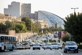  مرکز خرید ارم واقع در خیابان فرحزادی