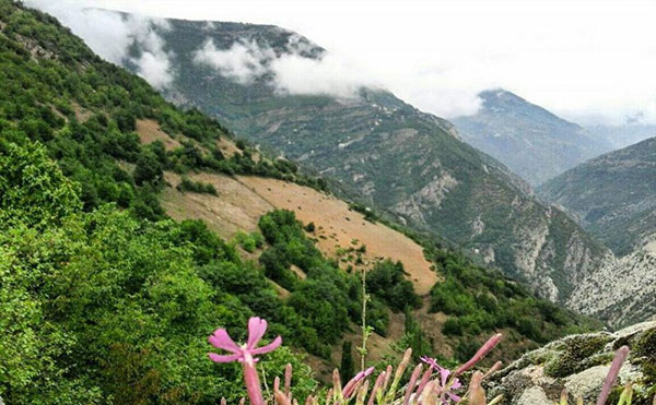 پیشنهاد سفر یک روزه به روستا‌های غرب تهران؛ از آتشگاه تا برغان