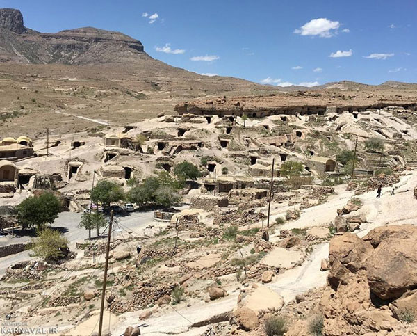 میمند شهربابک؛ روستایی صخره ای در کرمان