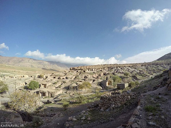 میمند شهربابک؛ روستایی صخره ای در کرمان