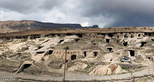 میمند شهربابک؛ روستایی صخره ای در کرمان