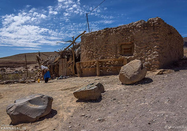 میمند شهربابک؛ روستایی صخره ای در کرمان