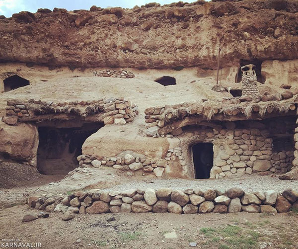 میمند شهربابک؛ روستایی صخره ای در کرمان