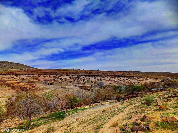 میمند شهربابک؛ روستایی صخره ای در کرمان