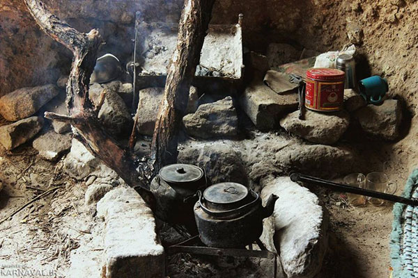 میمند شهربابک؛ روستایی صخره ای در کرمان