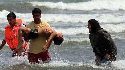 نجات 14 غریق در سواحل مازندران