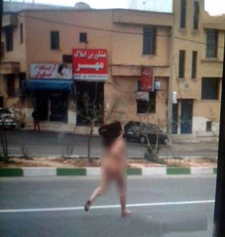 دختر برهنه و مست در خیابان گلستان شیراز