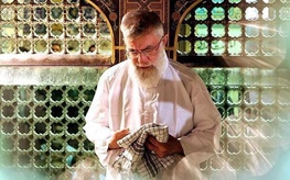 غبارروبی مضجع مطهر حضرت امام رضا (علیه‌السلام)