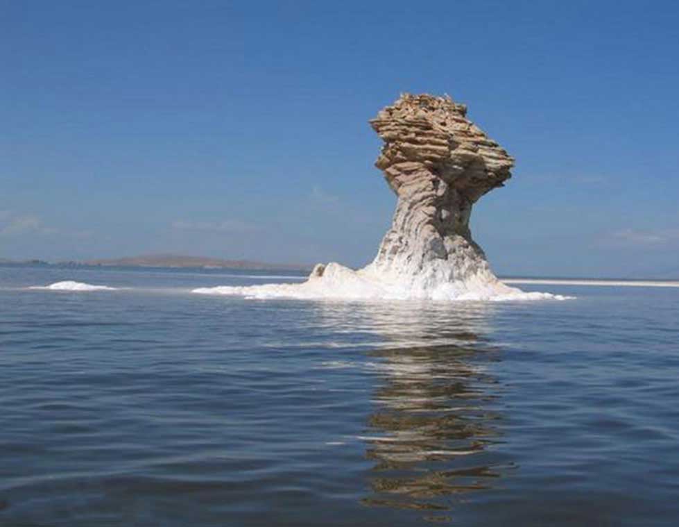 نگرانی‌ها از کاهش ۲۰ سانتی‌متری تراز دریاچه ارومیه