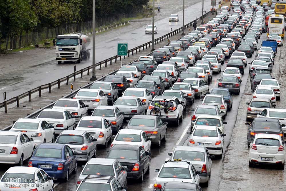ترافیک پرحجم در محورهای کرج و قم-تهران