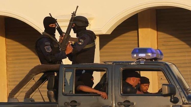 کشته شدن ۵۴ نظامی مصر در درگیری‌ با تروریست‌ها