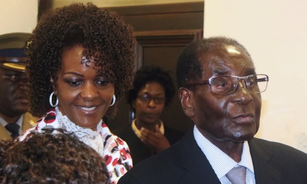 موگابه معاون خود را برکنار کرد تا راه را برای همسرش هموار کند