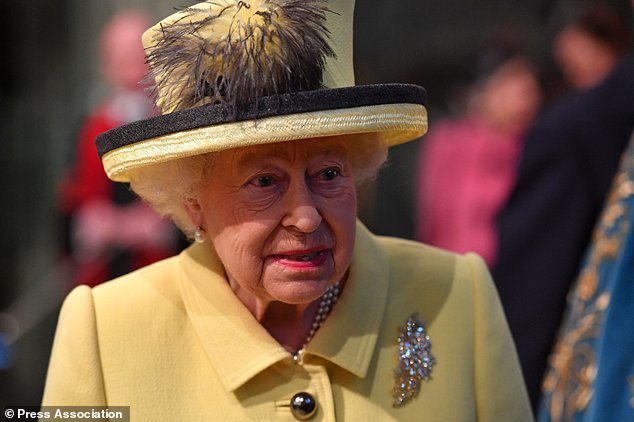 وزیر دولت سایه انگلیس انتشار اطلاعات مالی ملکه را خواستار شد