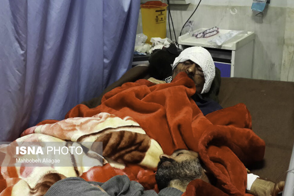 ویدئو / عیادت وزیر بهداشت از مصدومان زلزله اخیر