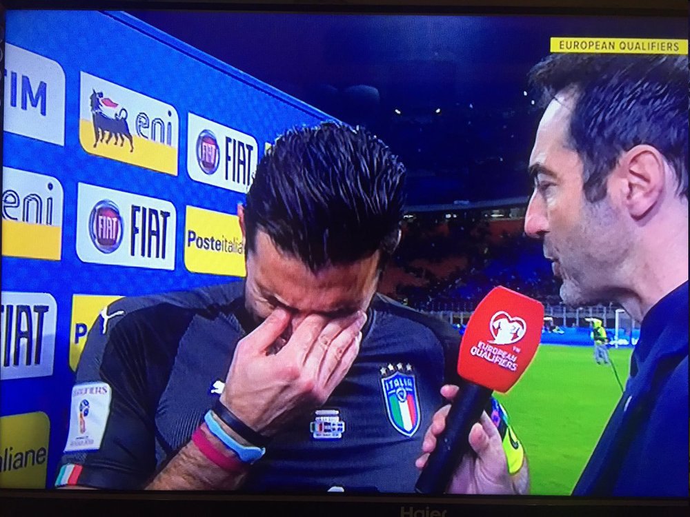 بوفون با چشمان گریان از تیم ملی ایتالیا خداحافظی کرد