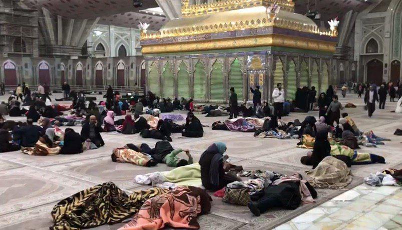 حضور مردم تهران در حرم امام خمینی پس از وقوع زلزله/تصویر