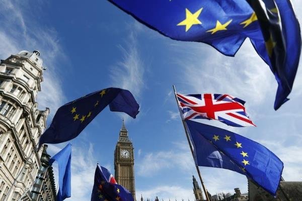 بیش از نیمی از انگلیسیها خواهان باقی ماندن در اتحادیه اروپا هستند