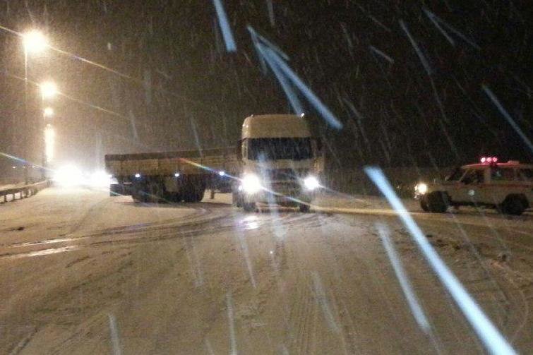 تردد در گردنه های استان سمنان با زنجیر چرخ میسر است