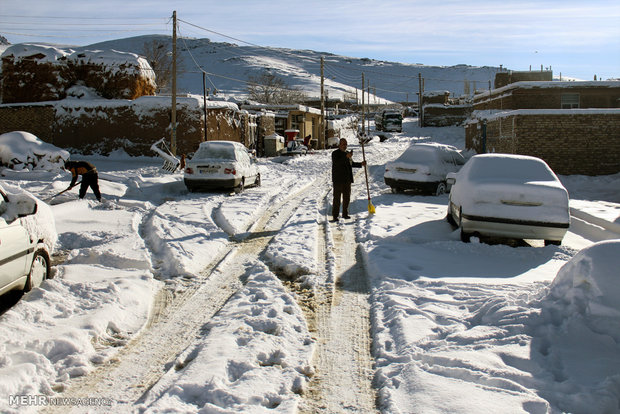 اولین برف پاییزی در روستای بوئین استان زنجان