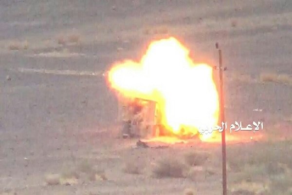 نیروهای یمن ۷ خودروی نظامیان سعودی را منهدم کردند