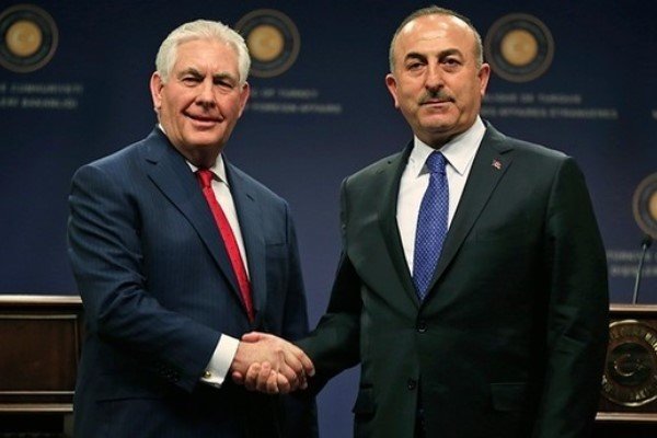 وزرای خارجه ترکیه و آمریکا تلفنی با یکدیگر گفتگو کردند