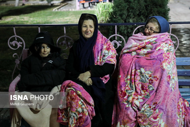 ویدئو / حضور مردم در خیابان‌های تهران پس از زلزله