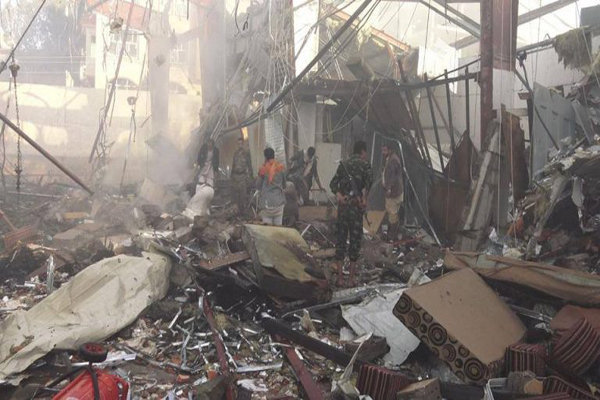 حمله جنگنده‌های سعودی به «عمران» یمن/۷ نفر شهید شدند