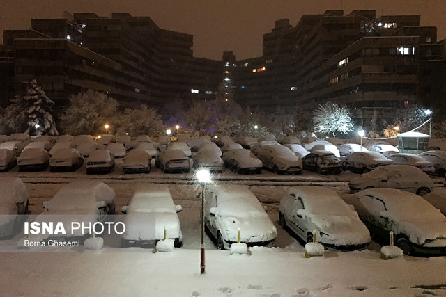 بارش برف تهران را سفید پوش کرد