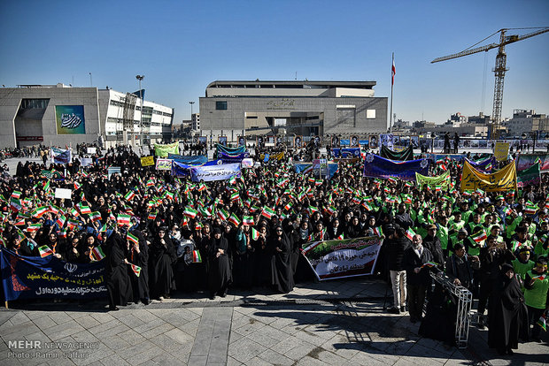 مراسم سال روز ورود تاریخی امام خمینی(ره) به ایران اسلامی