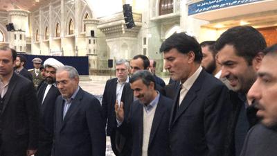 تصاویر/ حضور احمدی‌نژاد، مشایی و بقایی در حرم امام‌
