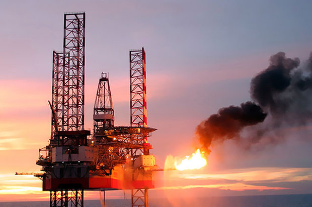 قیمت نفت با احیاء سهام وال‌استریت از سقوط، بالا رفت