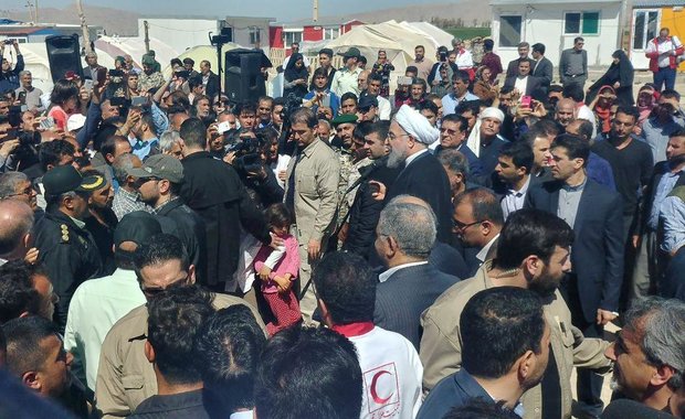 اهدای کمک پنج میلیون تومانی به زلزله‌زدگان واجد شرایط در کرمانشاه