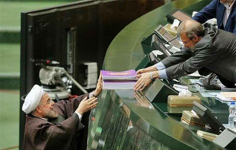 روحانی: امسال کسری بودجه نداریم/ بانک مرکزی: 33 هزار میلیارد تومان کسری داریم