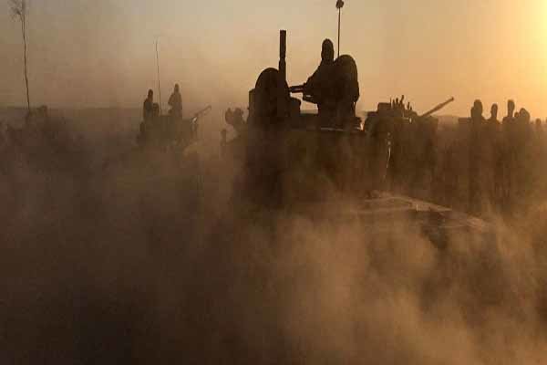تداوم نبرد در جبهه جنوب دمشق/هدف درهم شکستن استحکامات داعش است