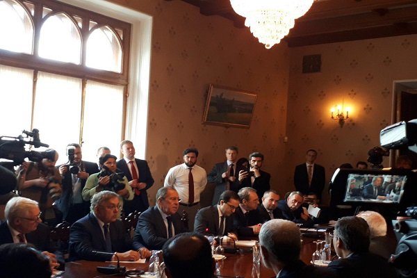 ظریف با وزیر خارجه روسیه دیدار و گفتگو کرد