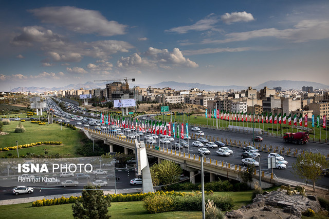 هوای تهران در وضعیت سالم / کاهش دما و وزش باد شدید در پایتخت