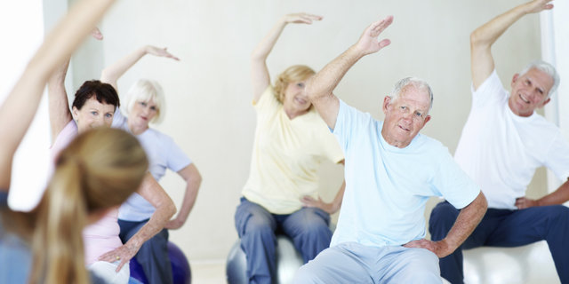 ورزش بیشتر از مکمل کلسیم احتمال زمین خوردن سالمندان را کاهش می‌دهد
