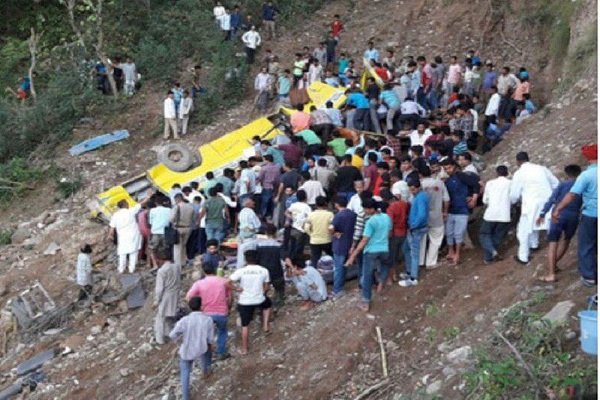 سقوط اتوبوس به درّه در هند ۷ کشته و ۱۲ مجروج برجای گذاشت