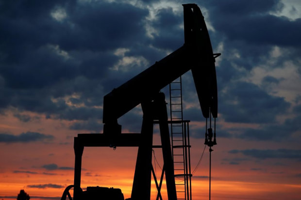 قیمت نفت سقوط سنگین خود را سبک‌تر کرد