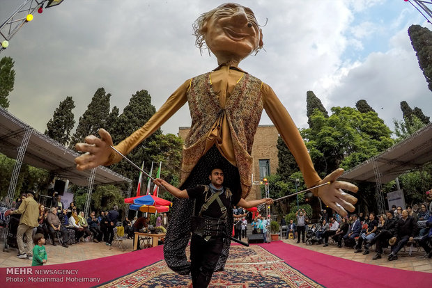 اجراهای خیابانی به مناسبت روز جهانی تئاتر