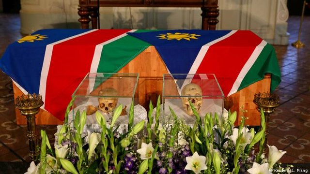 آلمان بقایای اجساد قتل‌عام نامیبیا را بازگرداند