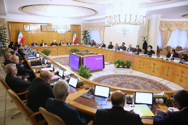 روحانی:جوان‌ها باید مدیریت‌ها را برعهده بگیرند