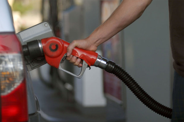 بررسی ۱۰ سناریو برای کنترل مصرف بنزین