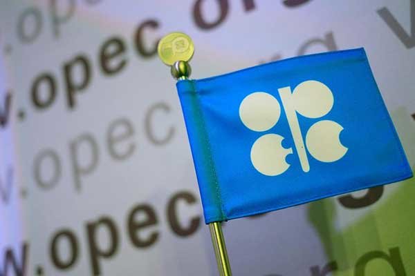 کاهش قیمت نفت، نتیجه عدم پایبندی اوپکی ها به قول و قرارها