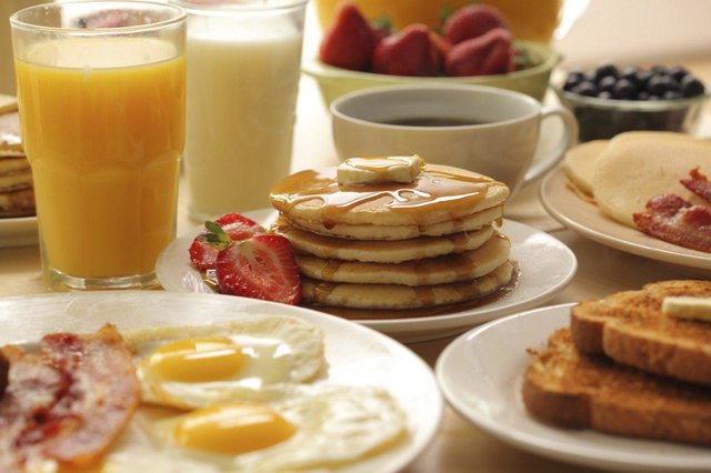 پیش از ورزش صبحگاهی صبحانه کمی مصرف کنید