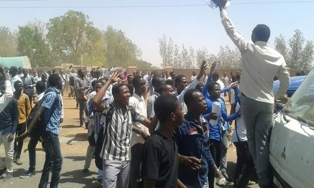 پلیس سودان تظاهرات خارطوم را با گاز اشک‌آور متفرق کرد